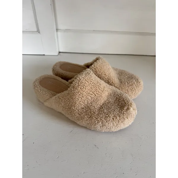 Free People beige fuzzy mules size‎ 8 - Image 2