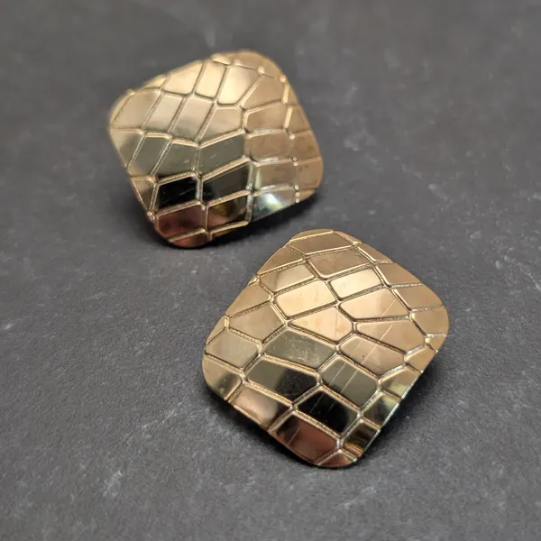 Vintage Clip On Earrings Large Stylish Gold Tone Rounded Square Scale Design - Image 2