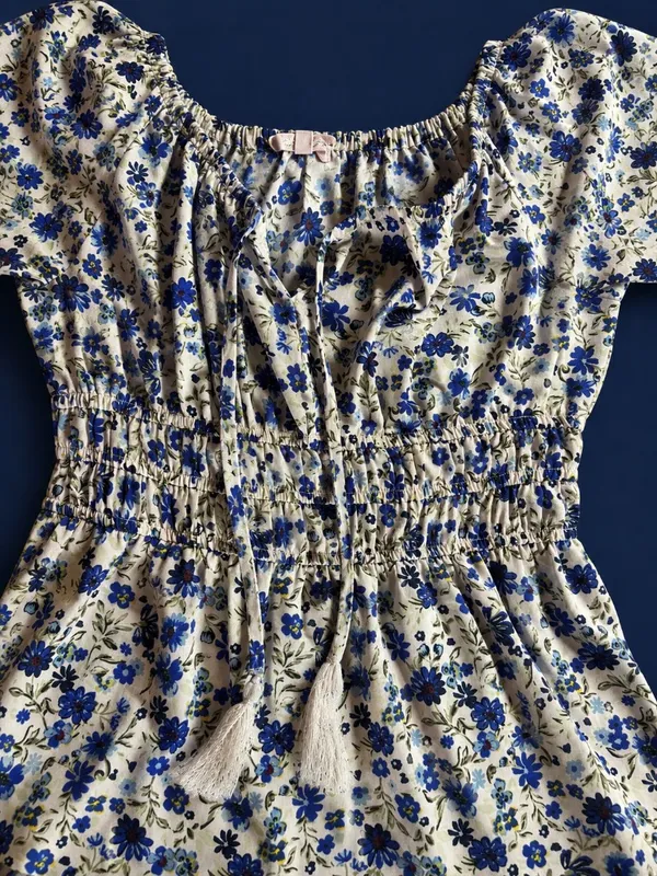 Blue Floral smocked mini dress - size large - Image 2