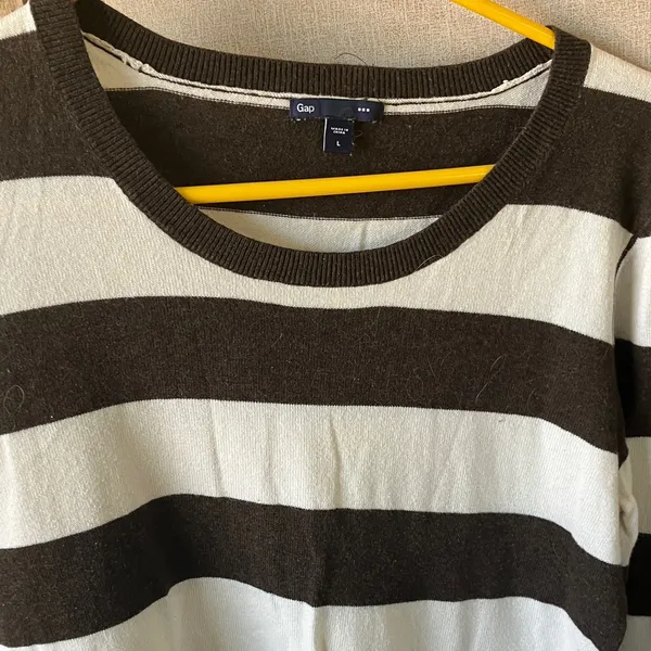 FINAL MARKDOWN GAP Chocolate striped Knit Pullover large - Image 3