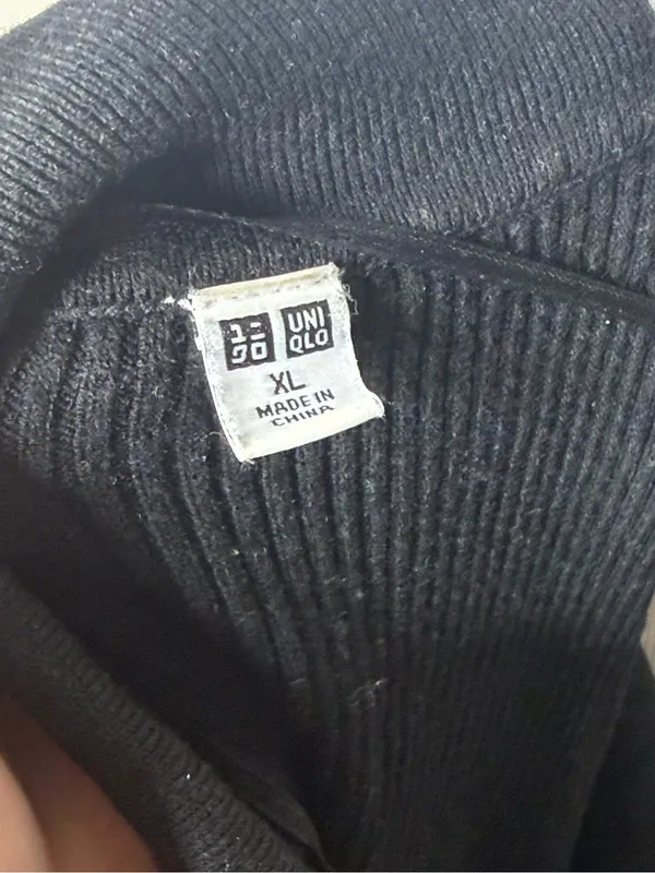 Uniqlo Black Rib Knit Polo - Image 4