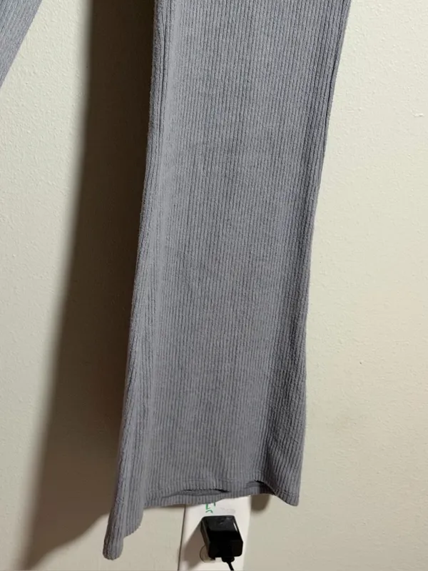 Express Columnist Women Ribbed Knit Wide-Leg Gray‎ Pants Pull On Elastic Waist M - Image 4
