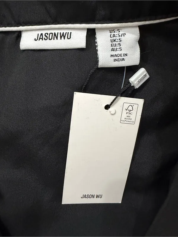 Jason Wu NWT Black Short-Sleeve Satin Pajama Top with White Piping - Image 3