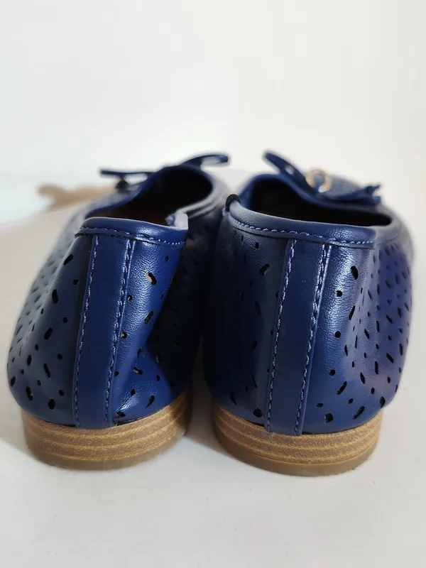 Nautica Navy Blue Perforated Ballet Flats Size 9.5 NWOT - Image 4