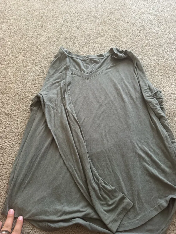 so long sleeve shirt green favorite v neck Size XXL - Image 2