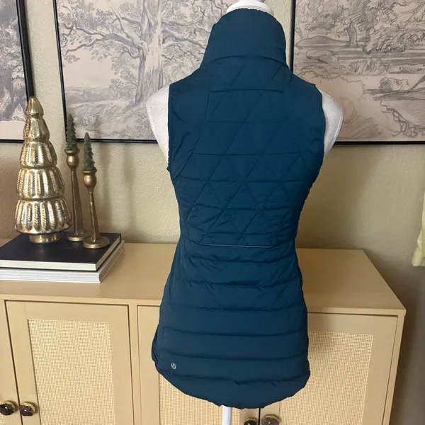 LULULEMON Fluffed Up Down Vest Size‎ 4 In Alberta Lake Teal - Image 3