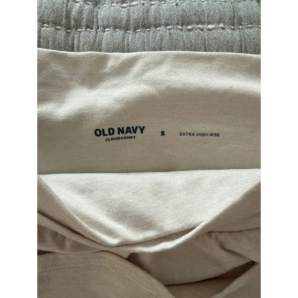 Old Navy Beige CloudComfy Extra High-Rise Crossover Waist Skort Small - Image 5