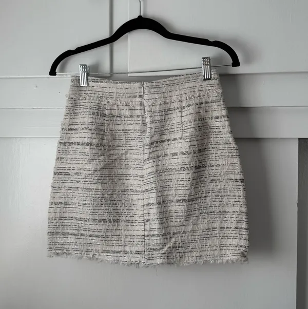 Zara Cream & Black Textured Mini Skirt - Image 2