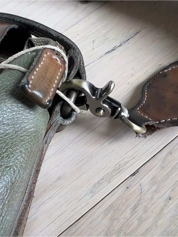 Free People We The Free Benton Messenger Bag in Olive Green - New w/ Flaw - Image 9