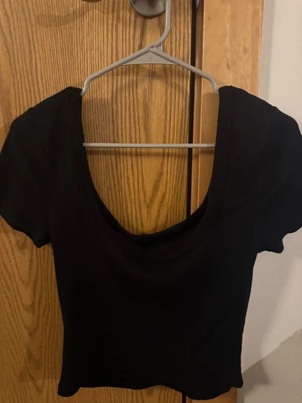 Universal Threads Ribbed Black Crop Top Scoop Neck - Image 4