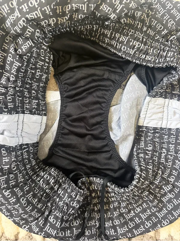 Nike dri-fit shorts size large - Image 3