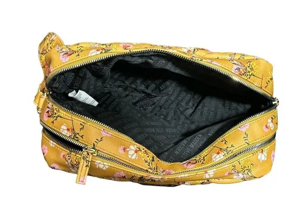 Steve Madden Floral Travel Bag 9'' x 10'' - Image 4