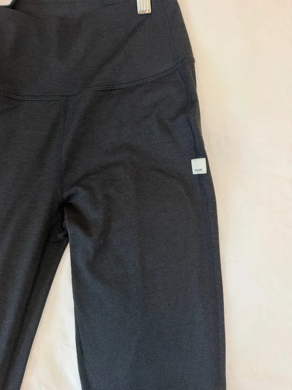 Vuori AllTheFeels slim flare pants - Image 3