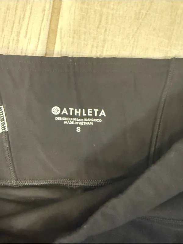 Athleta Black High-Rise Cropped Leggings with Ruched Calf - Image 6