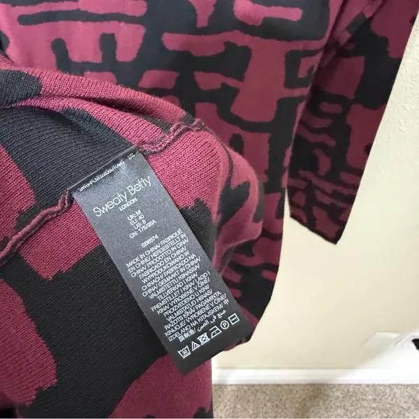 NWT Sweaty Betty Black Long Sleeve Jersey Knit Graphic Sweater Midi Dress Size 8 - Image 6