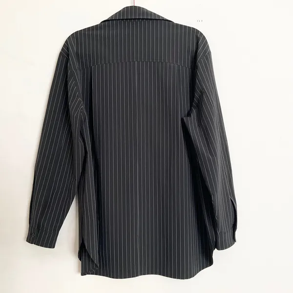 Alo Yoga Pinstripe Daylight Button Down Long Sleeve Black/Titanium M - Image 4