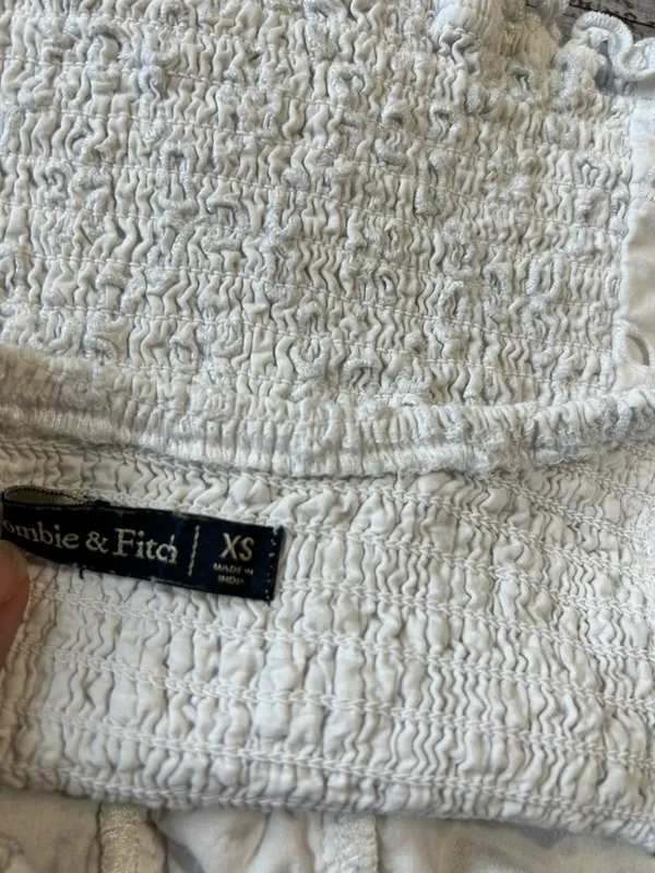 Abercrombie & Fitch Fairycore White Eyelet Lace-Up Crop Top Size XS - Image 4