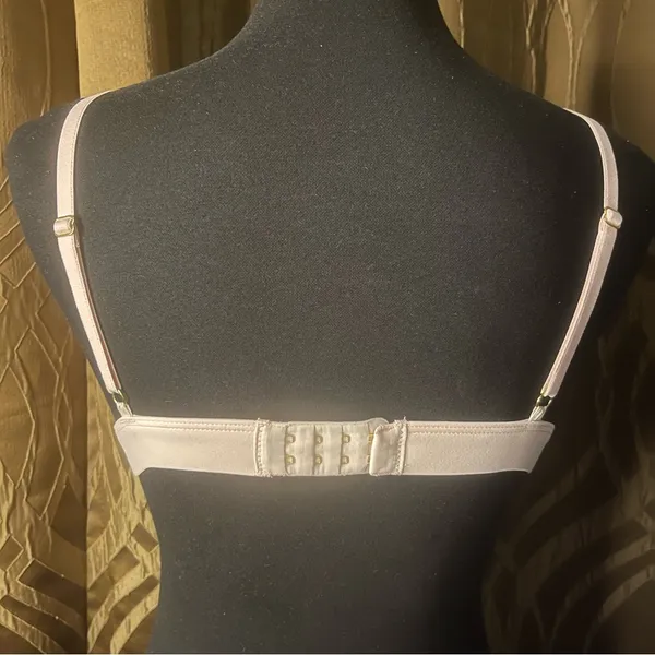 Victoria’s Secret Incredible Bralette Pink Size Medium - Image 4
