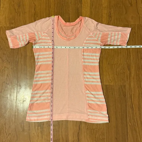 LULULEMON Puri Tee‎ Short Sleeve Bleached Coral size 4 - Image 3