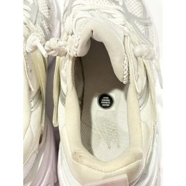 Size 7.5 - Nike V2K Run Metallic Silver W - Image 4