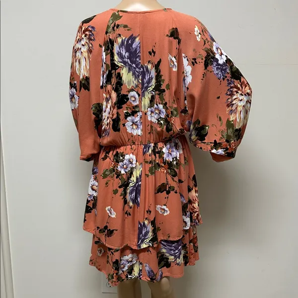White Birch Coral Peach with bold florals 2 tier dress balloon sleeves size L - Image 5