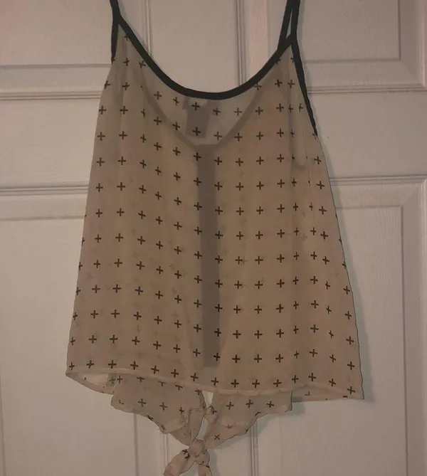 Wet Seal Black and creme cross tank top - Image 4