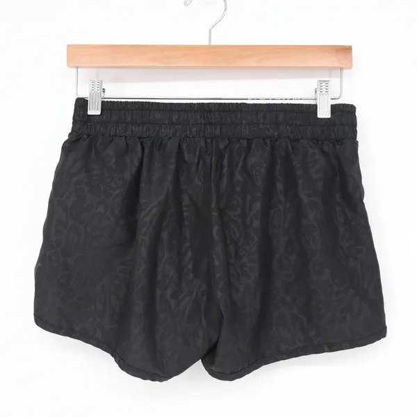 Zyia Active Shorts Womens M Leopard Print Black Athletic Running Excellent - Image 5