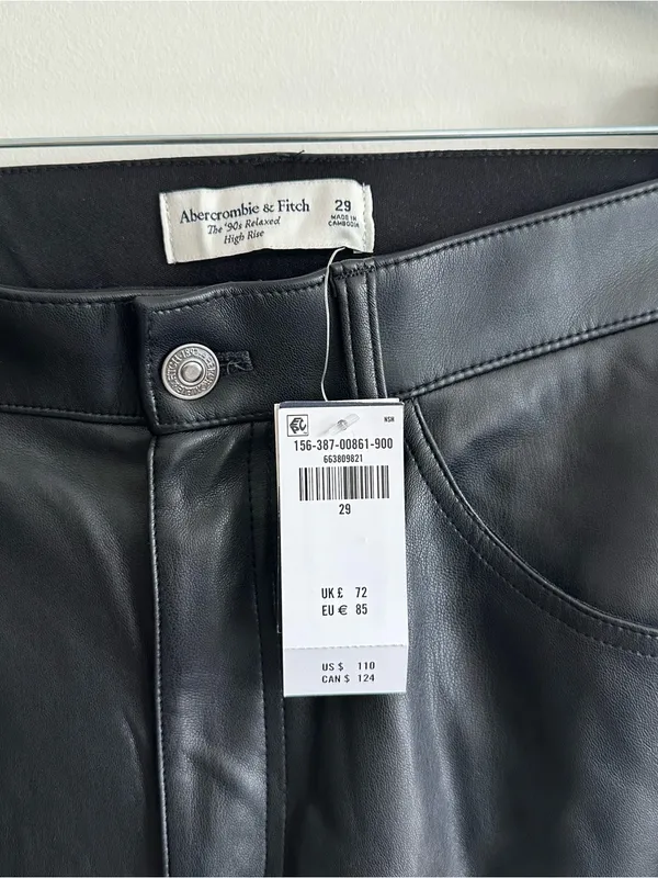 Abercrombie & Fitch Curve Love High Rise 90s Relaxed Vegan Leather Pants - Image 10