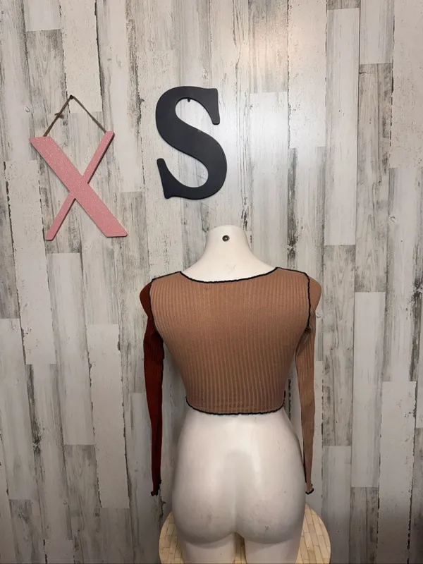 SHEIN Colorblock Exposed Seam Crop Top Womens XS Brown Tan Ribbed Long Sleeve - Image 3