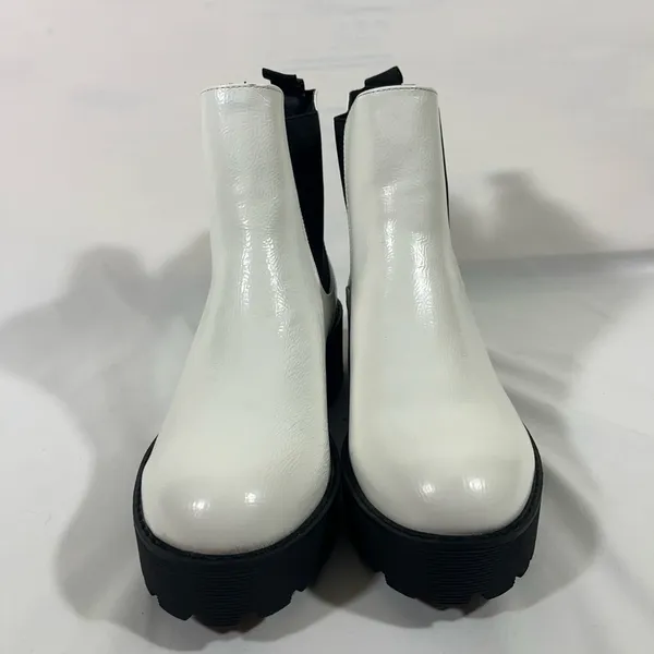 Dirty Laundry Chunky Lug Chelsea Boot Women‎ 8 White/Black Faux Patent Leather - Image 2