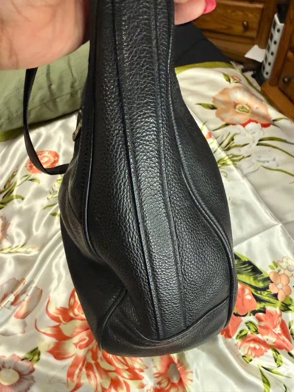 Coach Black Leather Shoulder Bag with Gold Hardware - Image 3