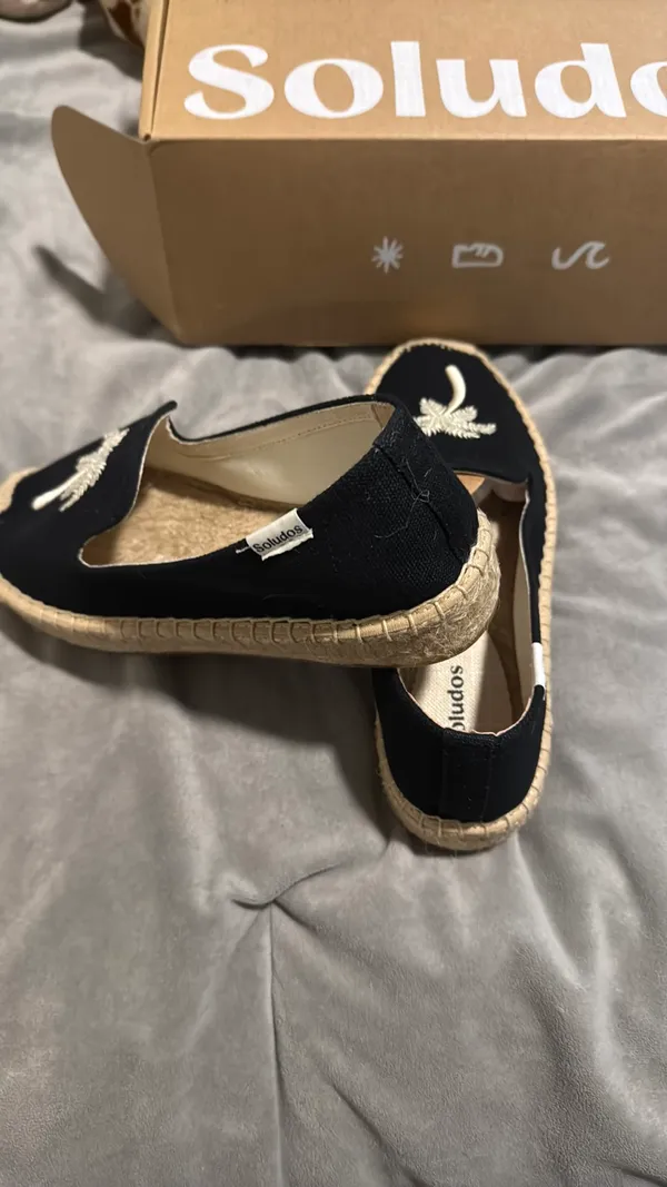 Soludos Espadrilles Slip-On with hand embroidered hibiscus tree - Image 4