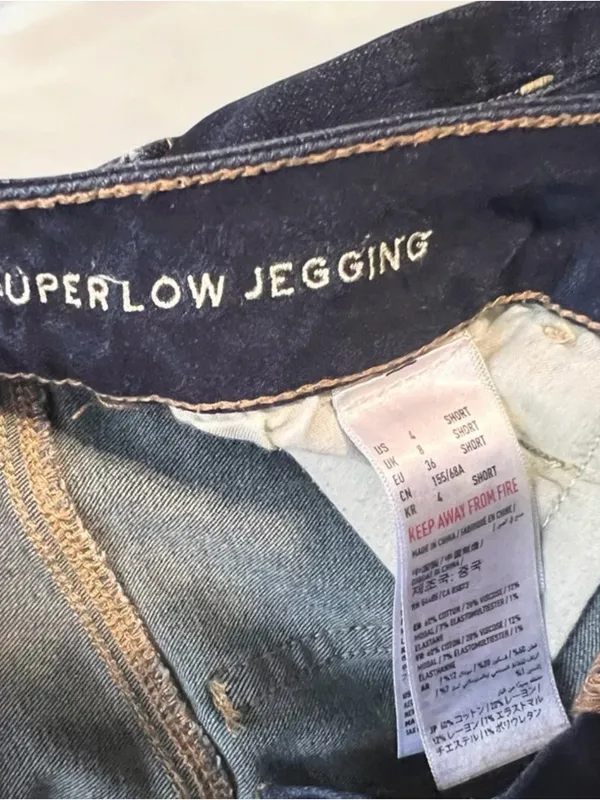 American Eagle Super Low Jegging Jeans — Size 4 Short 278 - Image 4