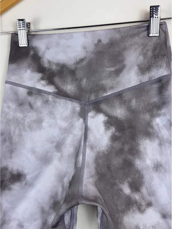 Nike Icon Clash Dri-FIT Grey Cloud Tie Dye High Rise Biker Shorts XS - Image 10