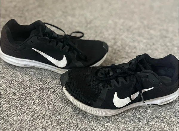 Nike Black and White Athletic Shoes - Image 5