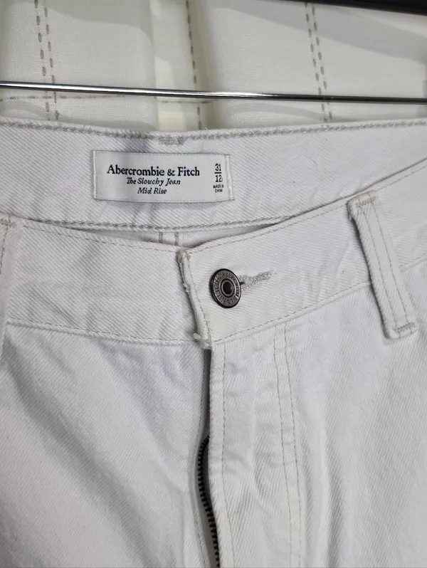Abercrombie & Fitch Mid Rise Slouchy Jean - Image 5