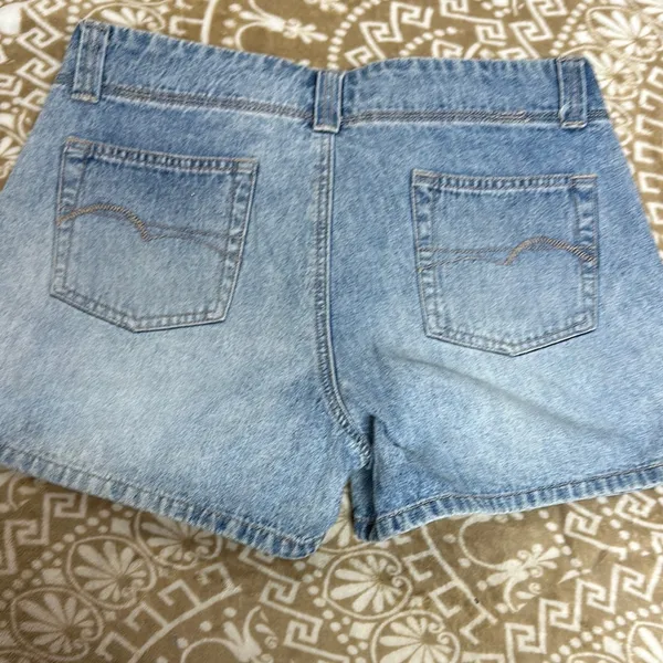 Classic Blue Jean Shorts with Comfortable Fit - Image 5