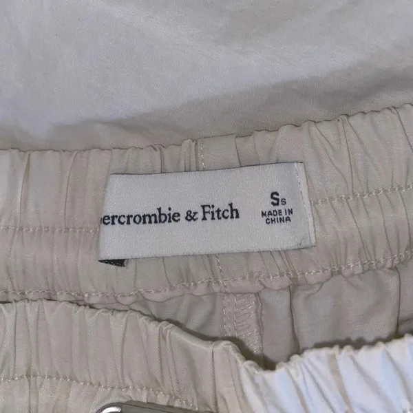Abercrombie & Fitch Ivory Ruched Straight Leg Drawstring Windbreaker Pants Sz S - Image 5