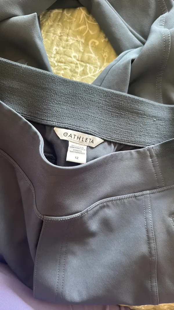 Athleta Cargo Women’s Pants - Image 3