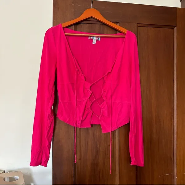 Urban Outfitters‎ Elena Drawstring Cutout Top Hot Pink Long Sleeve Size L - Image 2