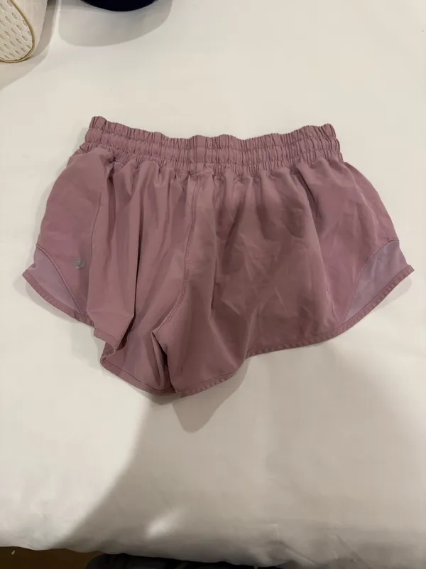 Lululemon hotty hot shorts 2.5 - Image 2