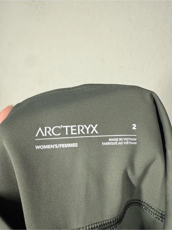 Arc'Teryx Oriel High Rise Legging 26" Size 2 - Image 4