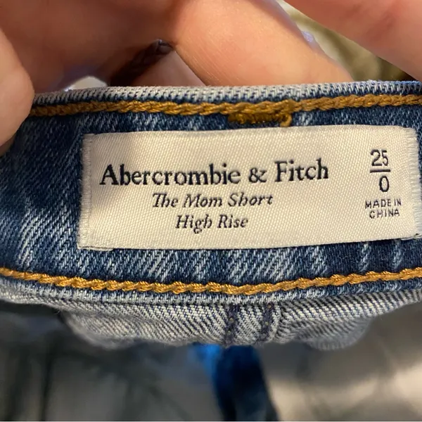 Abercrombie and Fitch The Mom High Rise Shorts size 0 - Image 4