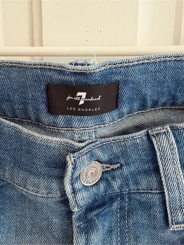 7 For All Mankind The Straight Women’s Jeans 33 Medium Wash Stretch Denim - Image 2