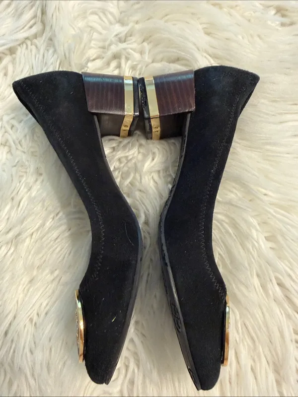 Tory Burch Black Suede Flats with Gold Logo Medallion size 7.5 fair condition - Image 4