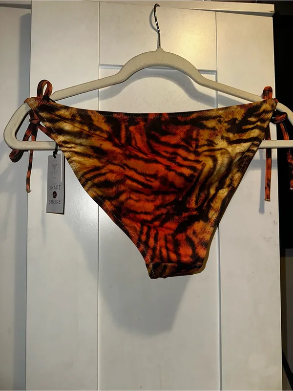 Shade & Shore Cheeky String Bikini Bottoms In Animal Print - Image 2
