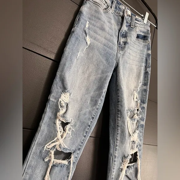 EUNINA Super High Rise Distressed Denim Mom Jeans Women’s Sz 0 Inseam 26” NWOT - Image 2