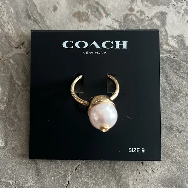 Coach Gold Pearl Ring with Signature “C” Size 9 New w/Tag - Image 3