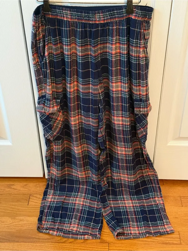 Aerie Flannel Cargo Skater Pajama Pant in Navy Plaid - Image 2