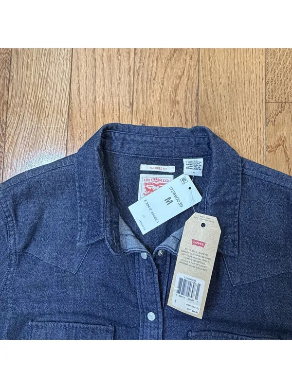 Size Medium Levi’s Womens Tailored Fit Dark Indigo Blue Denim Long Sleeve NWT - Image 2